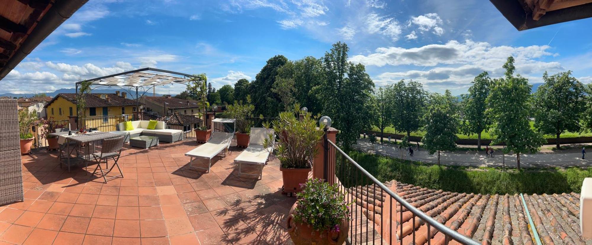 La Terrazza Fra Le Torri Διαμέρισμα Λούκα Εξωτερικό φωτογραφία