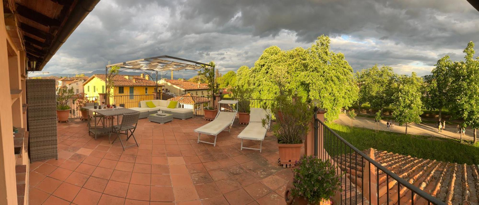 La Terrazza Fra Le Torri Διαμέρισμα Λούκα Εξωτερικό φωτογραφία
