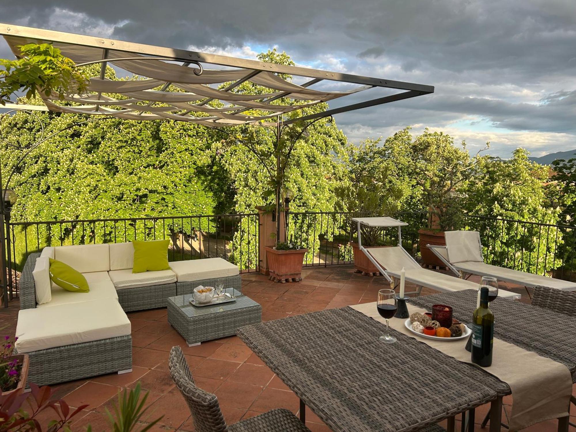 La Terrazza Fra Le Torri Διαμέρισμα Λούκα Εξωτερικό φωτογραφία