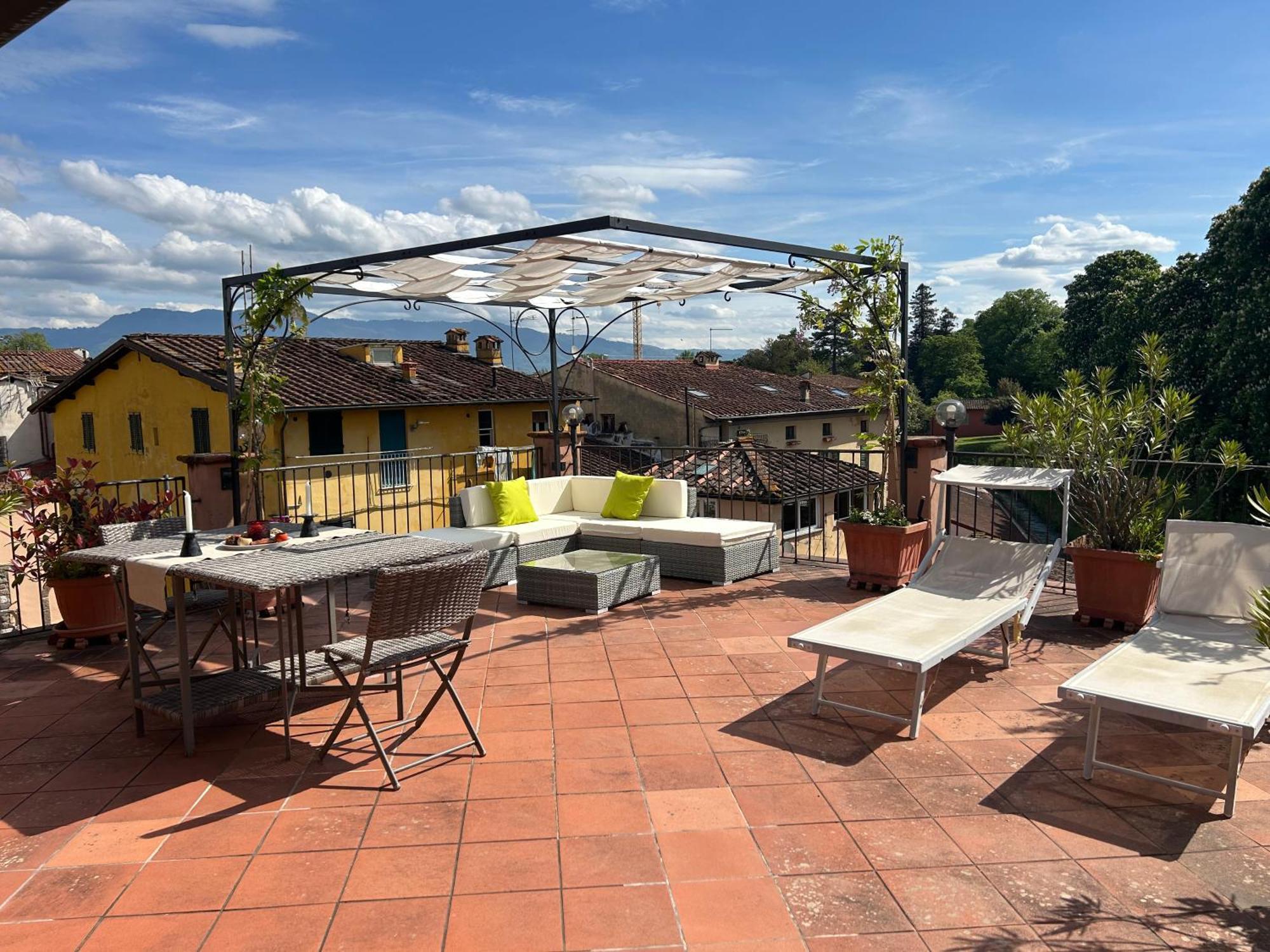 La Terrazza Fra Le Torri Διαμέρισμα Λούκα Εξωτερικό φωτογραφία