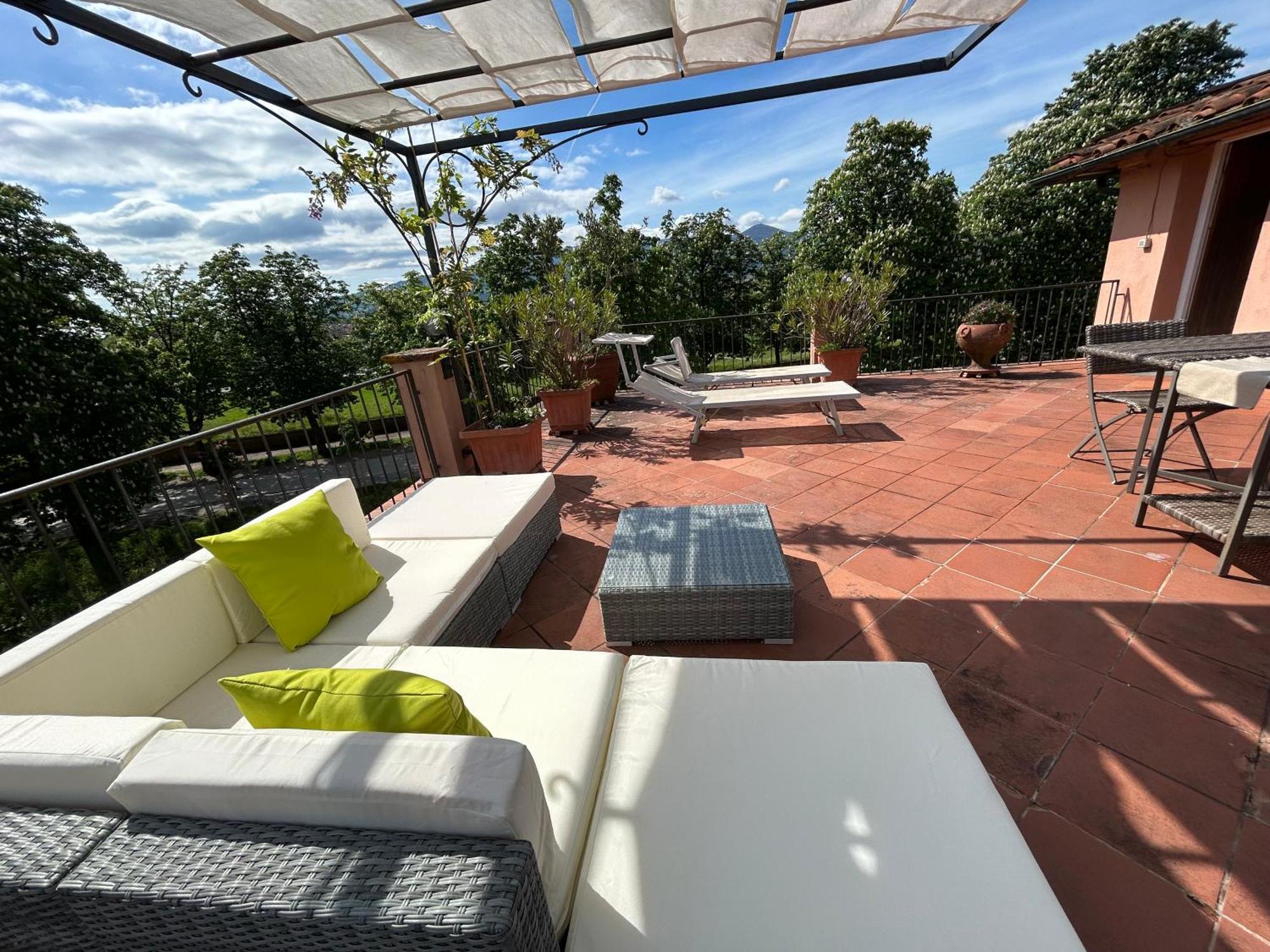 La Terrazza Fra Le Torri Διαμέρισμα Λούκα Εξωτερικό φωτογραφία