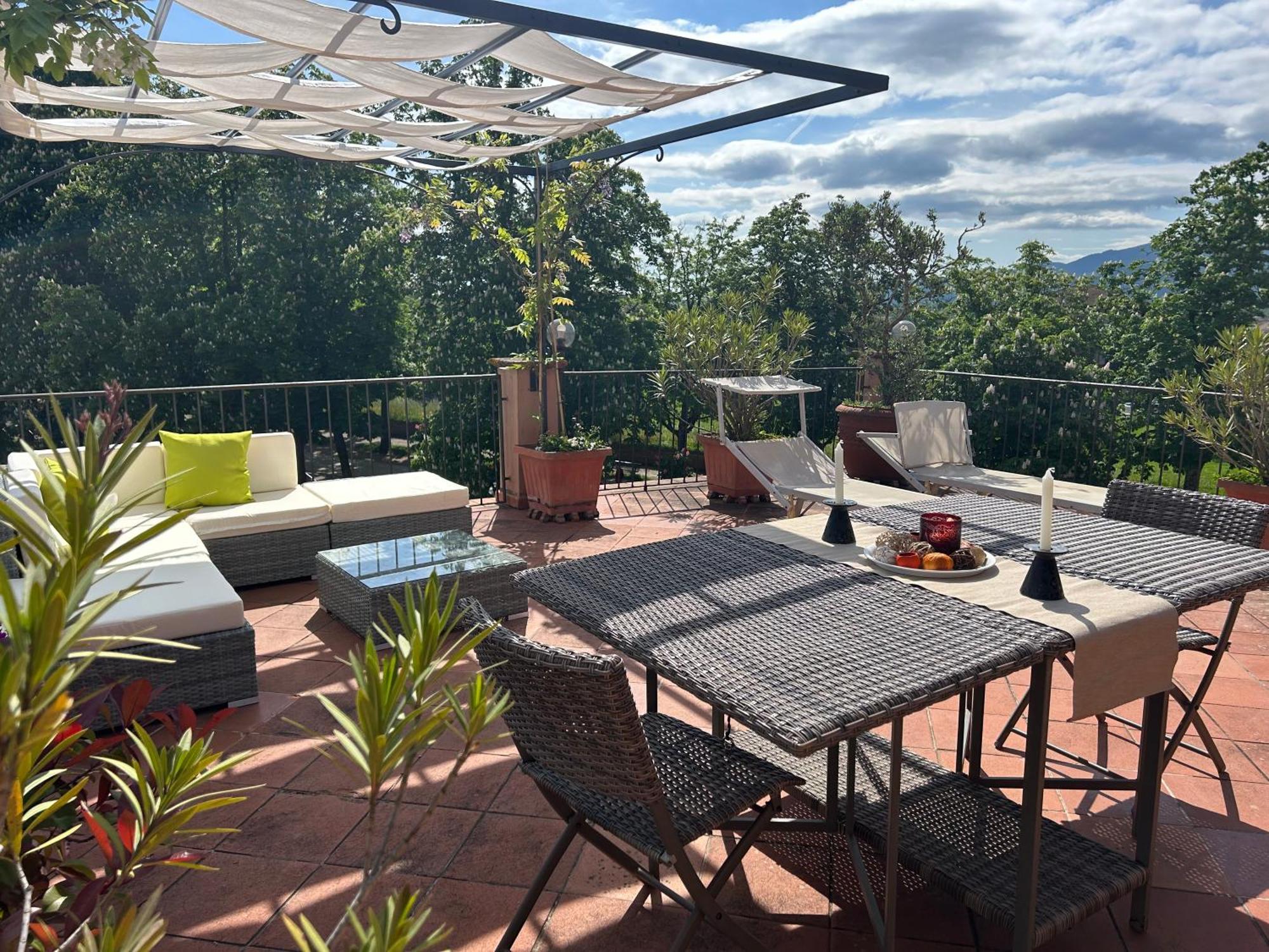 La Terrazza Fra Le Torri Διαμέρισμα Λούκα Εξωτερικό φωτογραφία
