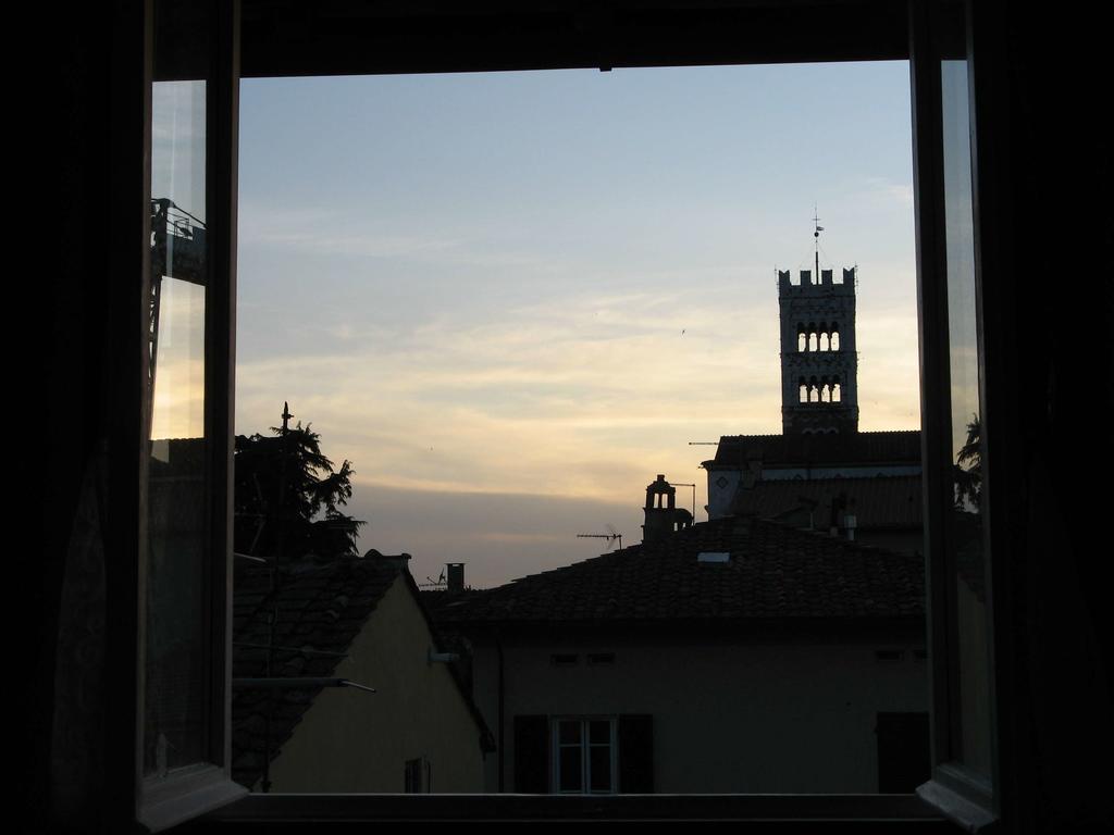 La Terrazza Fra Le Torri Διαμέρισμα Λούκα Εξωτερικό φωτογραφία